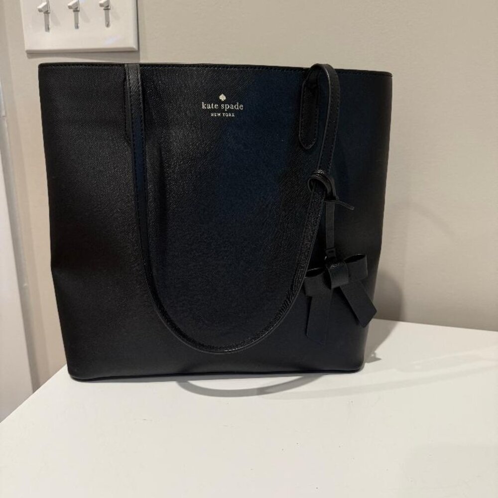 Kate Spade Molly Large Tote – Black Saffiano Leather